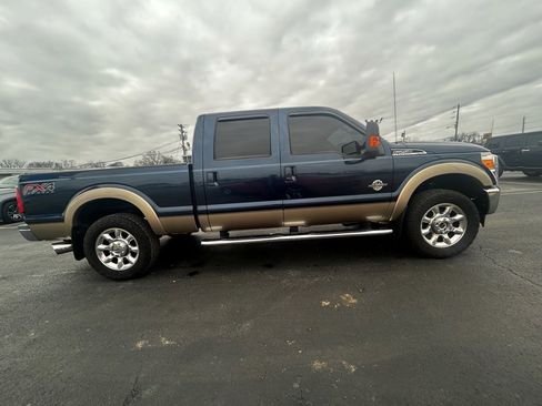 Used 2014 Ford F250 Lariat w/ Lariat Interior Package image 2