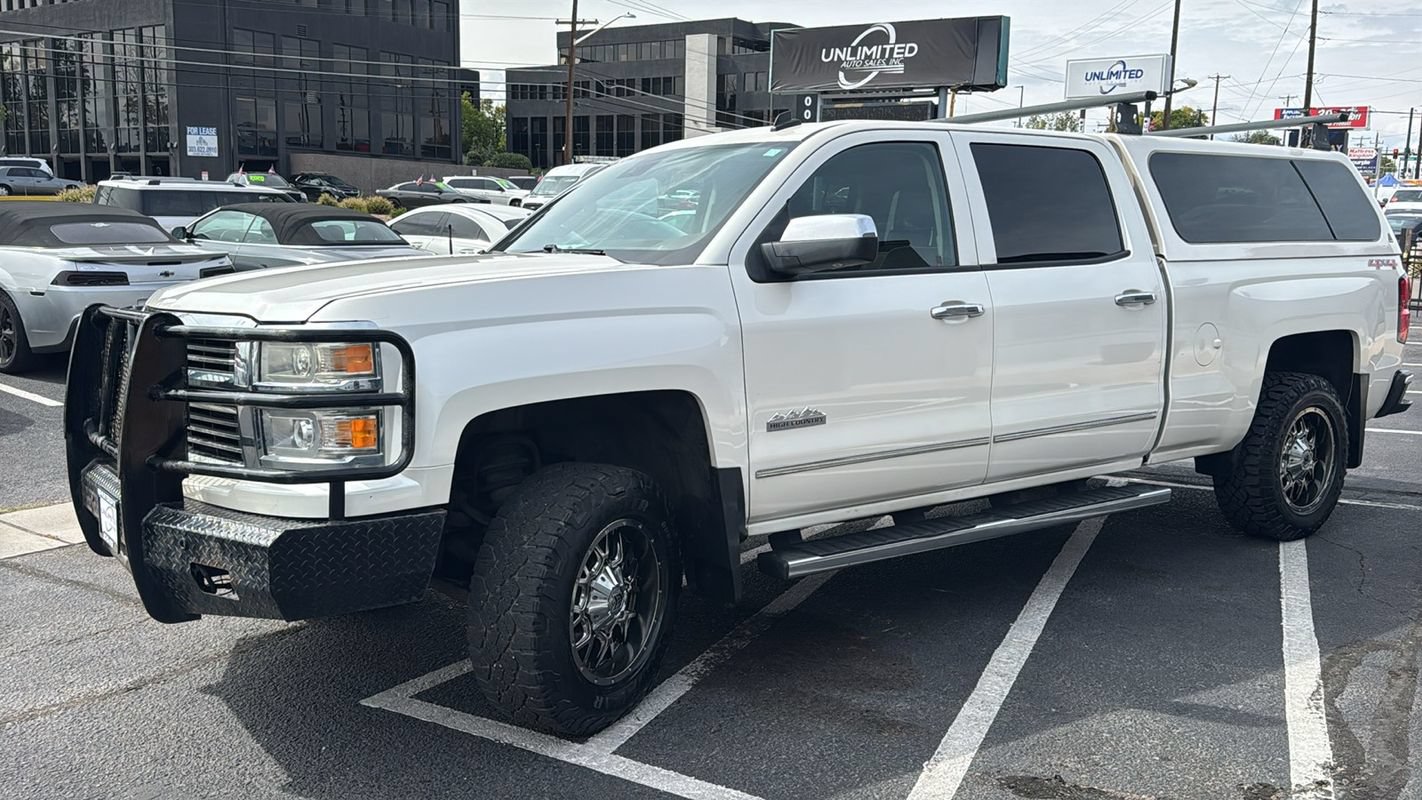 Used 2014 Chevrolet Silverado 1500 High Country w/ High Country Premium Package AWD/4WD image 7