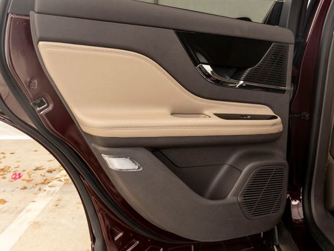 Used 2021 Lincoln Corsair FWD w/ Convenience Package image 18