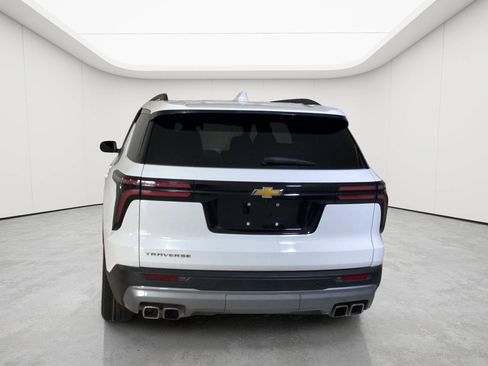 Used 2025 Chevrolet Traverse LT FWD image 54