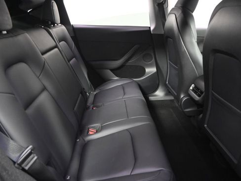 Used 2023 Tesla Model Y Long Range image 18