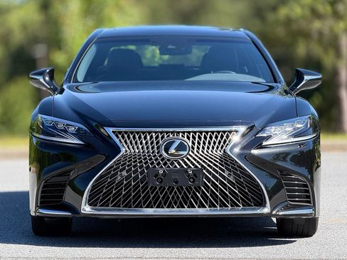 Used 2018 Lexus LS 500 AWD w/ Accessory Package (Z2) image 3