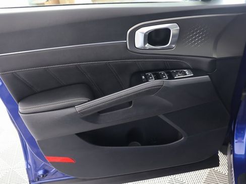 Used 2023 Kia Sorento SX image 27