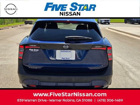 Used 2025 Nissan Kicks SV FWD image 10