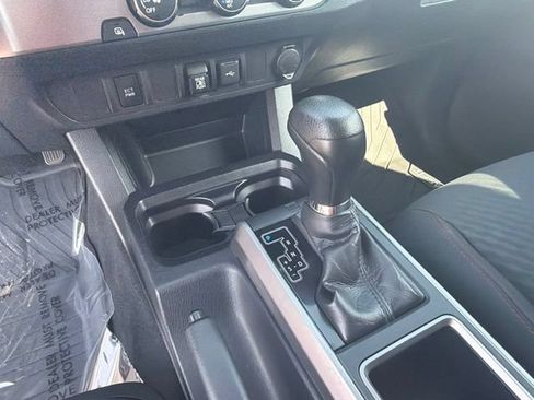 Used 2020 Toyota Tacoma SR5 RWD image 26