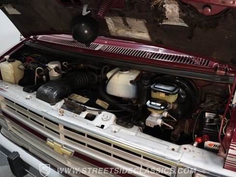 Used 1990 Chevrolet G20 image 30