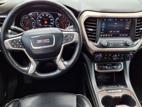 Used 2021 GMC Acadia Denali w/ Denali Technology Package FWD image 10