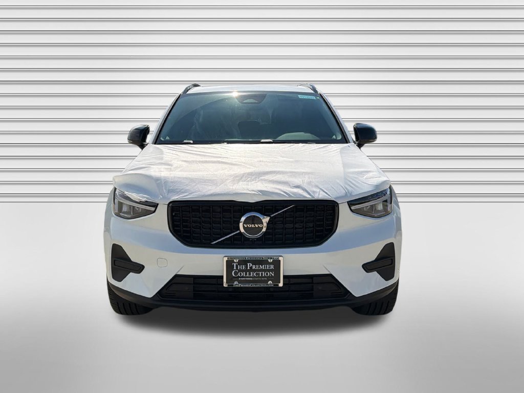 New 2026 Volvo XC40 B5 Core w/ Protection Package Premier AWD/4WD image 2