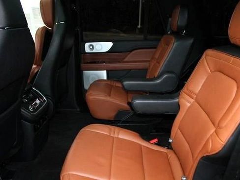 Used 2019 Lincoln Navigator L Reserve w/ Cargo Package AWD/4WD image 7