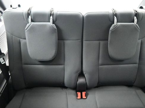 Used 2025 Ford Explorer Active image 5