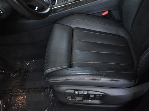 Used 2018 BMW X5 xDrive50i w/ M Sport Package image 31