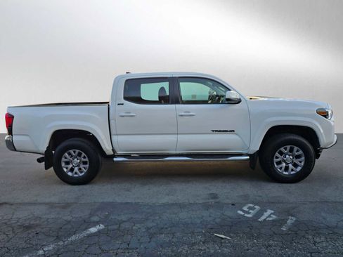Used 2019 Toyota Tacoma SR5 image 2