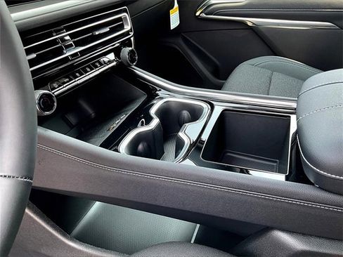 New 2025 Chevrolet Traverse LT w/ Driver Confidence Package image 12