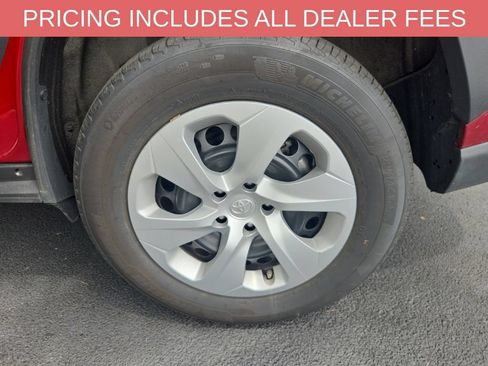 Used 2025 Toyota RAV4 LE AWD/4WD image 10