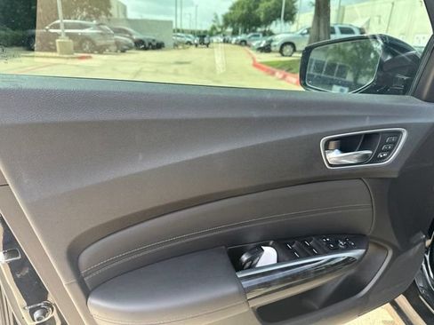 Used 2018 Acura TLX FWD image 8