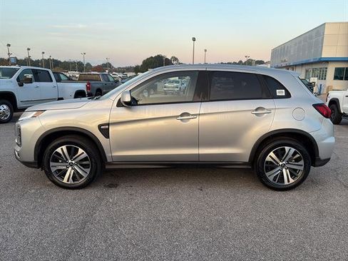 Used 2024 Mitsubishi Outlander Sport LE image 4