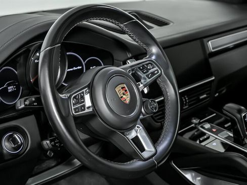 Used 2019 Porsche Cayenne Turbo image 26
