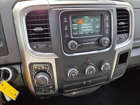 Used 2019 RAM 1500 Classic SLT AWD/4WD image 23