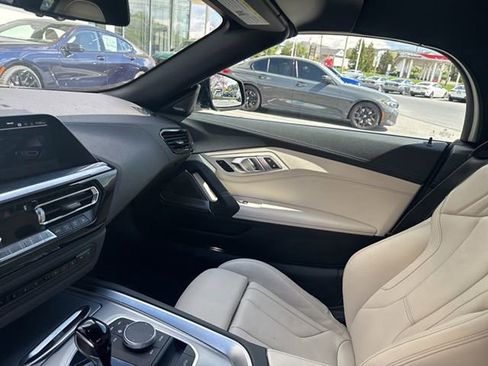 Certified 2022 BMW Z4 M40i w/ Premium Package image 22