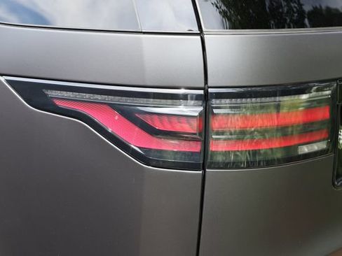 New 2026 Land Rover Discovery Limited Edition AWD/4WD image 16