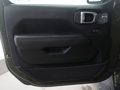 Used 2022 Jeep Wrangler Unlimited Sahara w/ Cold Weather Group image 20