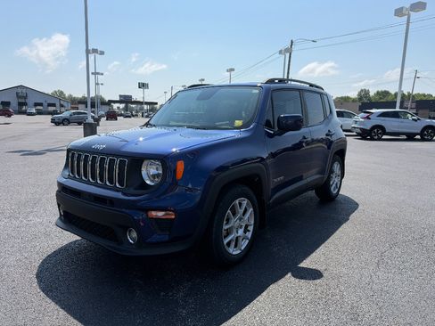 Used 2019 Jeep Renegade Latitude FWD image 3