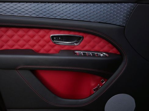 Used 2022 Bentley Bentayga S image 15