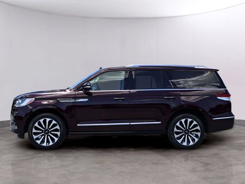 Used 2024 Lincoln Navigator Reserve AWD/4WD image 4