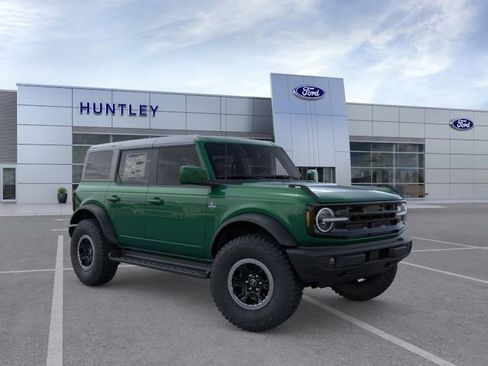 New 2025 Ford Bronco Outer Banks w/ Sasquatch Package AWD/4WD image 7