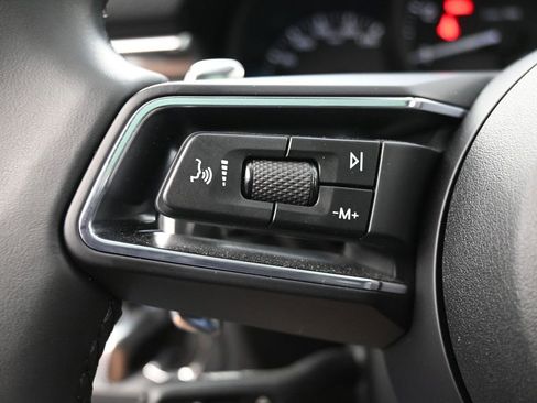 Used 2023 Porsche Macan image 18