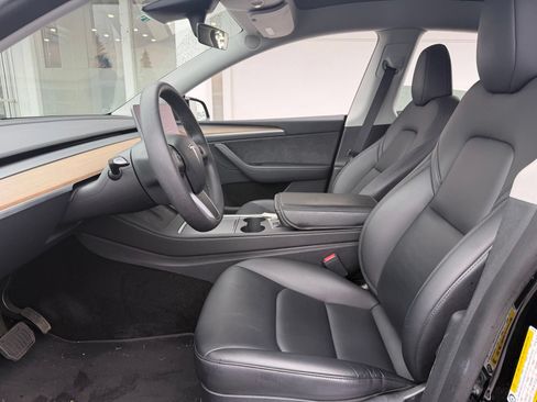Used 2023 Tesla Model Y Long Range AWD/4WD image 14