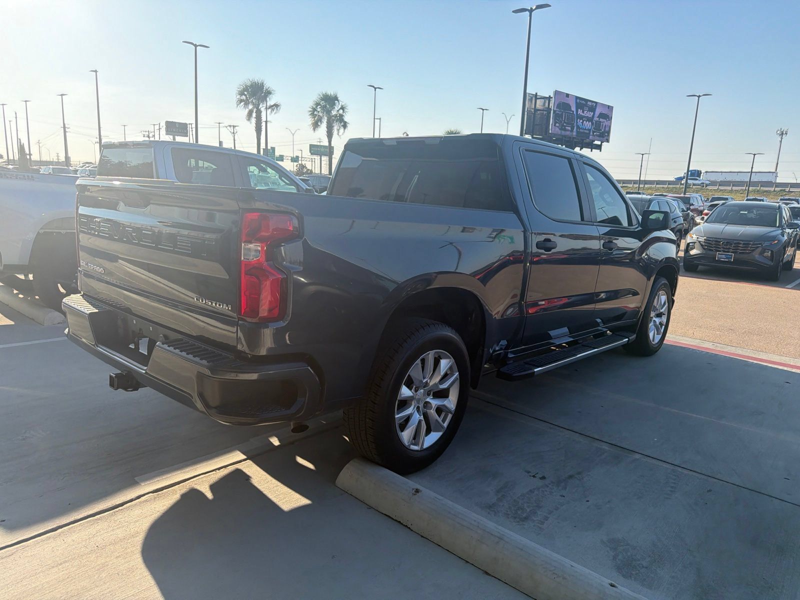Used 2022 Chevrolet Silverado 1500 Custom RWD image 4