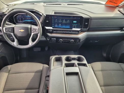 Used 2025 Chevrolet Silverado 1500 LT image 9
