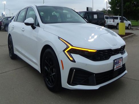 Used 2025 Kia K5 LXS FWD image 4