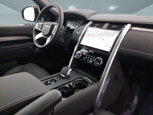 New 2026 Land Rover Discovery Limited Edition image 20
