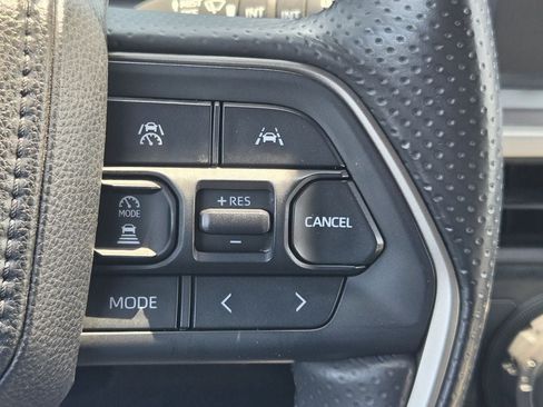 Used 2025 Toyota 4Runner SR5 RWD image 22