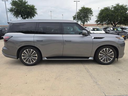 Used 2025 INFINITI QX80 Sensory AWD/4WD image 2