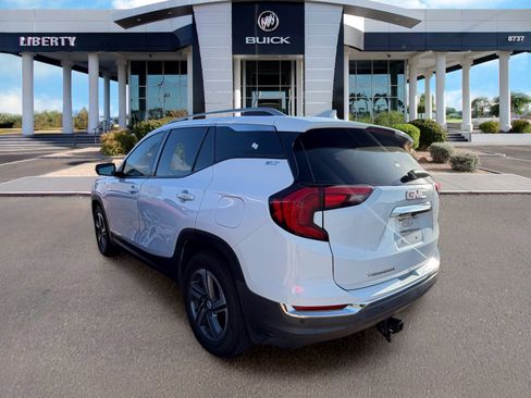 Used 2018 GMC Terrain SLT w/ Infotainment Package II FWD image 3