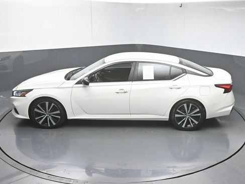 Used 2019 Nissan Altima 2.5 SR FWD image 44