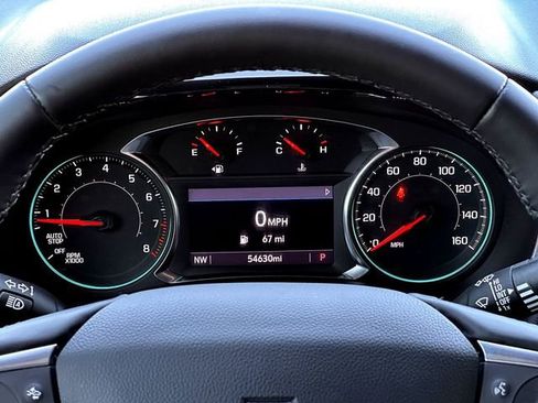 Used 2023 Chevrolet Traverse LT image 24