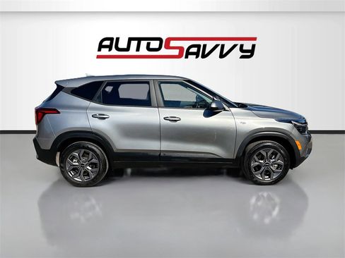 Used 2024 Kia Seltos LX image 8