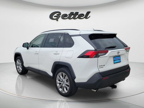 Used 2019 Toyota RAV4 XLE Premium FWD image 7