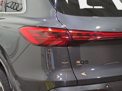 Used 2025 Audi Q5 Premium Plus w/ Premium Plus AWD/4WD image 38