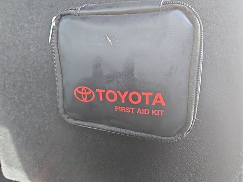 Used 2024 Toyota Tacoma TRD Off-Road image 28