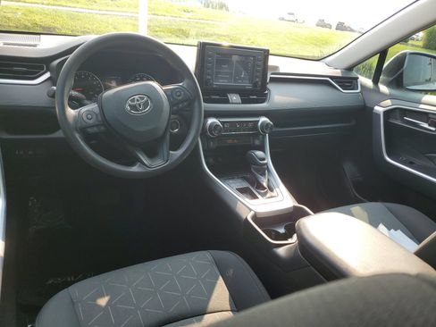Used 2021 Toyota RAV4 XLE FWD image 10