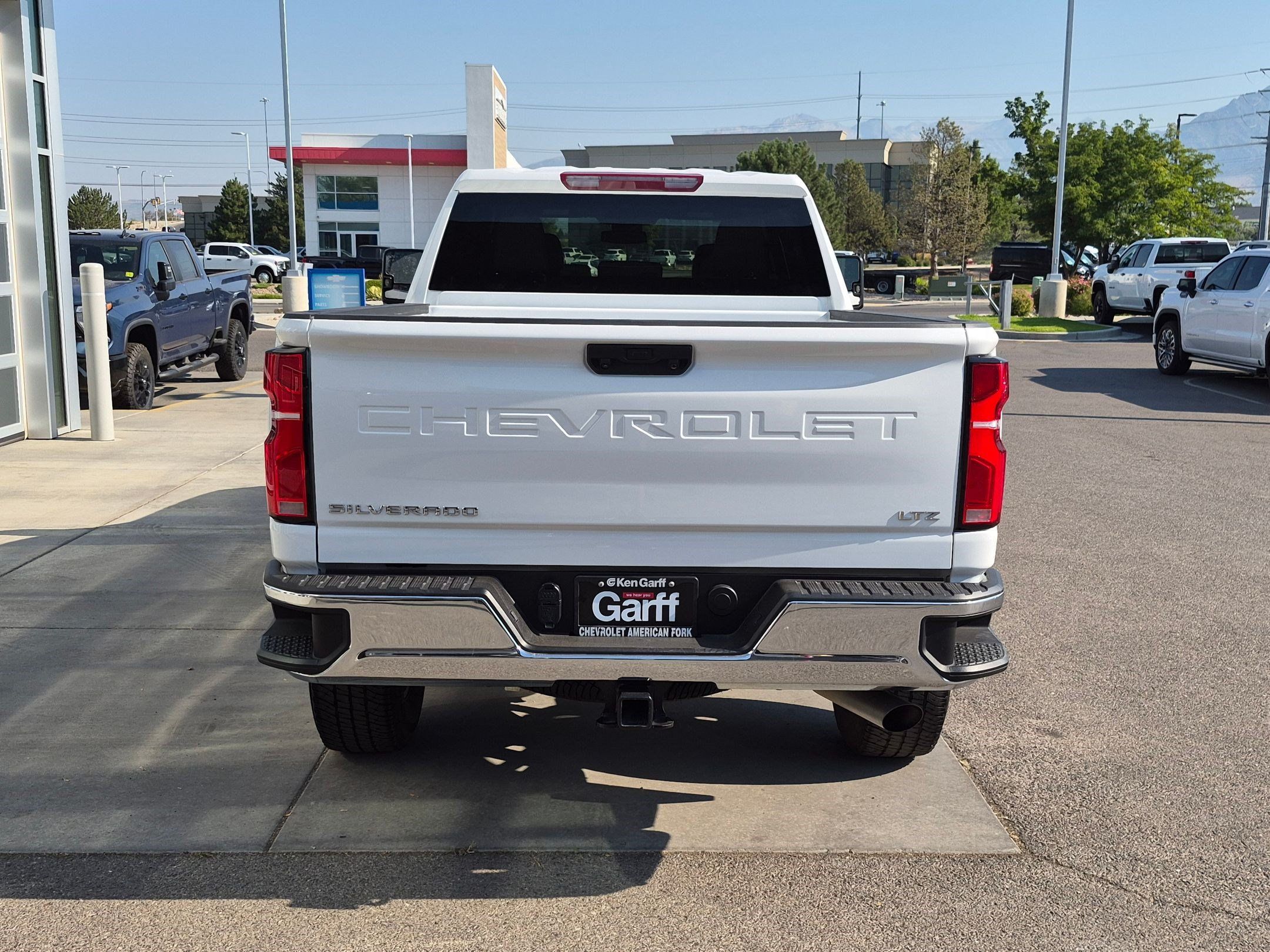 Used 2025 Chevrolet Silverado 3500 LTZ AWD/4WD image 4