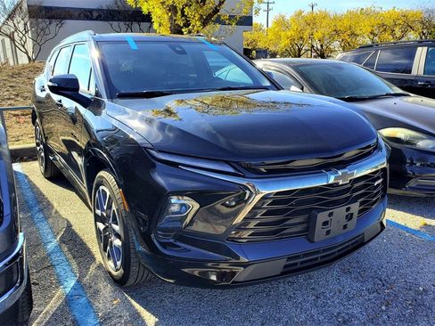 Used 2025 Chevrolet Blazer RS image 1