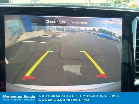Used 2024 Chrysler Pacifica Touring-L FWD image 23