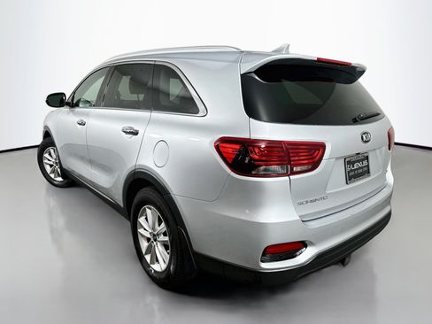 Used 2019 Kia Sorento FWD w/ LX Convenience Package image 5