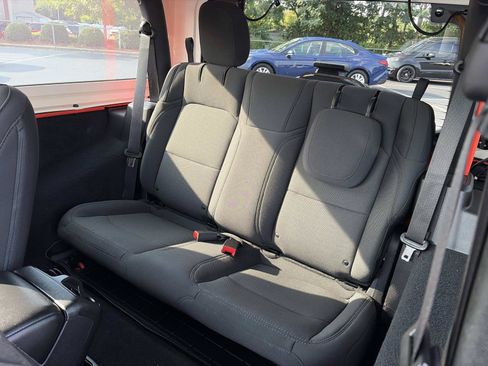 Used 2019 Jeep Wrangler Sport AWD/4WD image 13